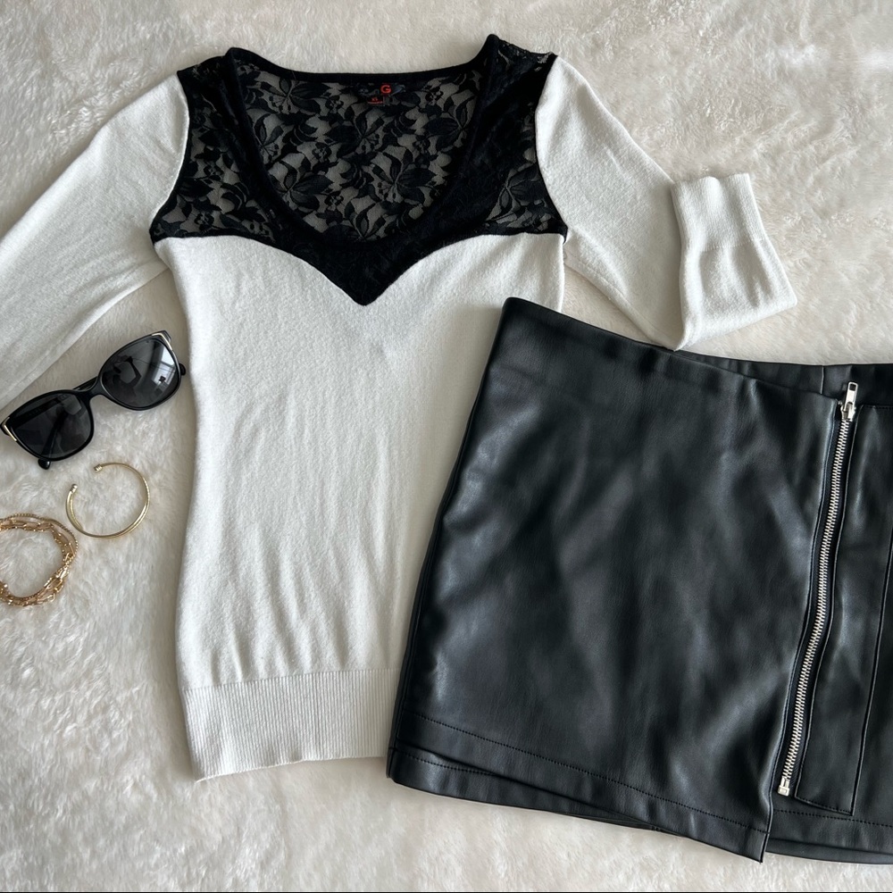 ❗️White and black G by Guess sweater with open back lace detail❗️